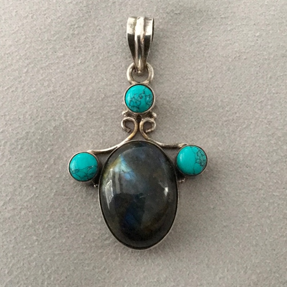 Sterling & Labradorite Pendant